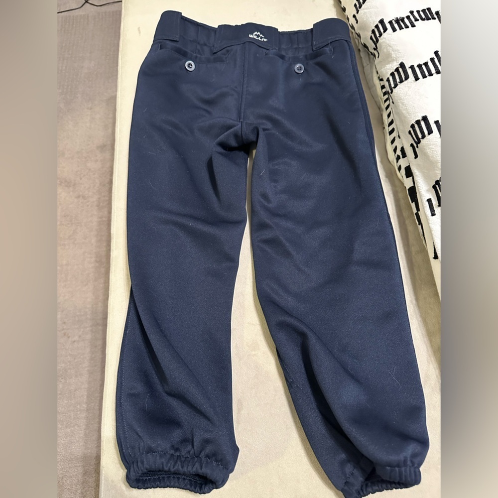 Baseball Short Pants - Picture 2 of 3